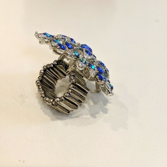 NWOT Swarowski Crystal Statement Cocktail Niquea.D Ring - Picture 3 of 3